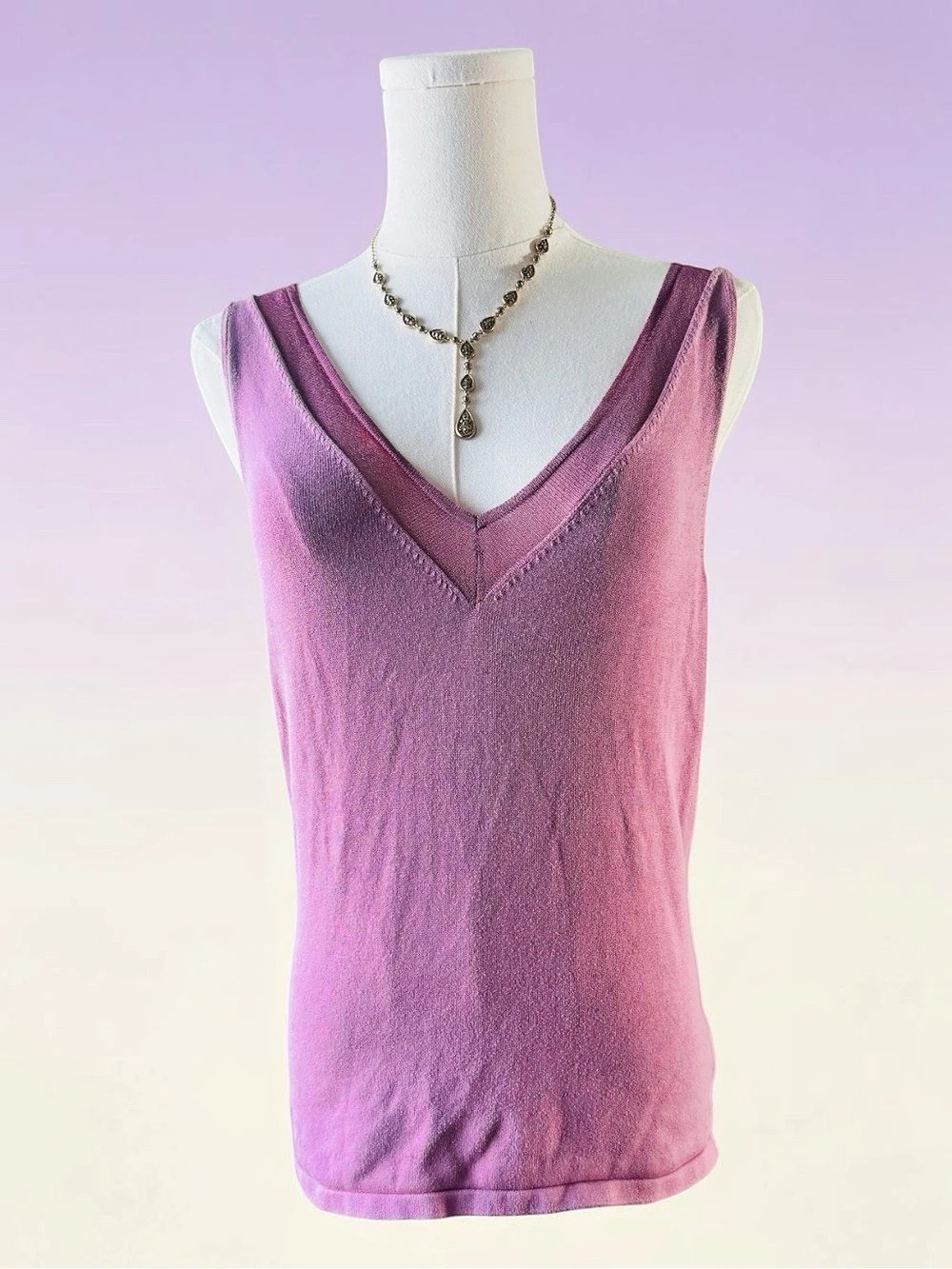 Women's V-Neck Tank Top in Muave Size Medium